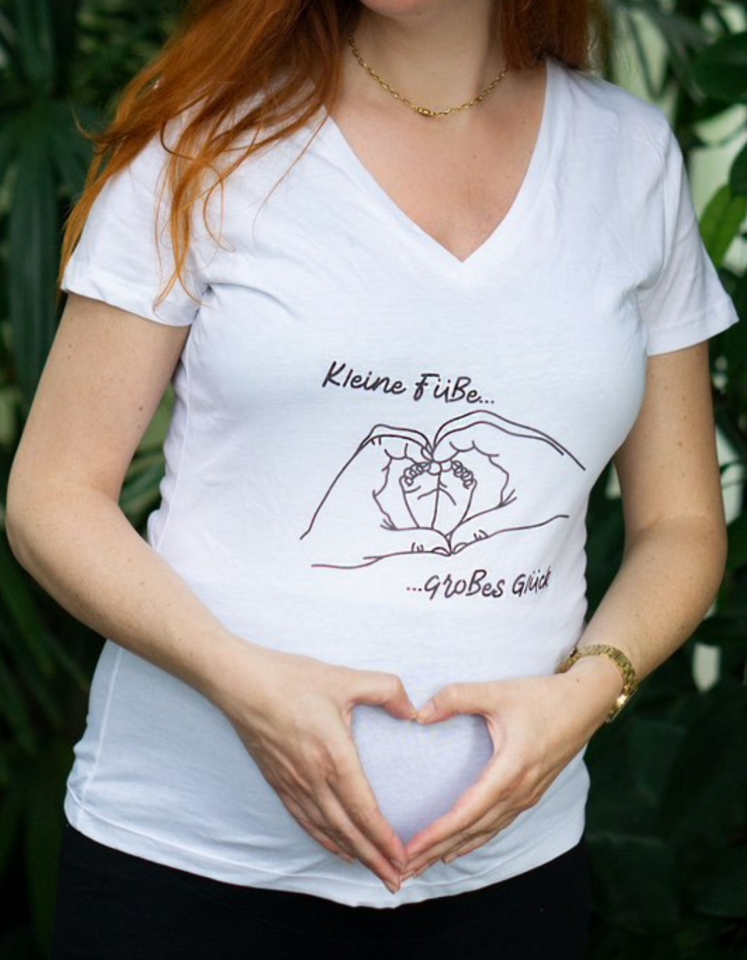 T-Shirt V-Ausschnitt - Kleine Füße